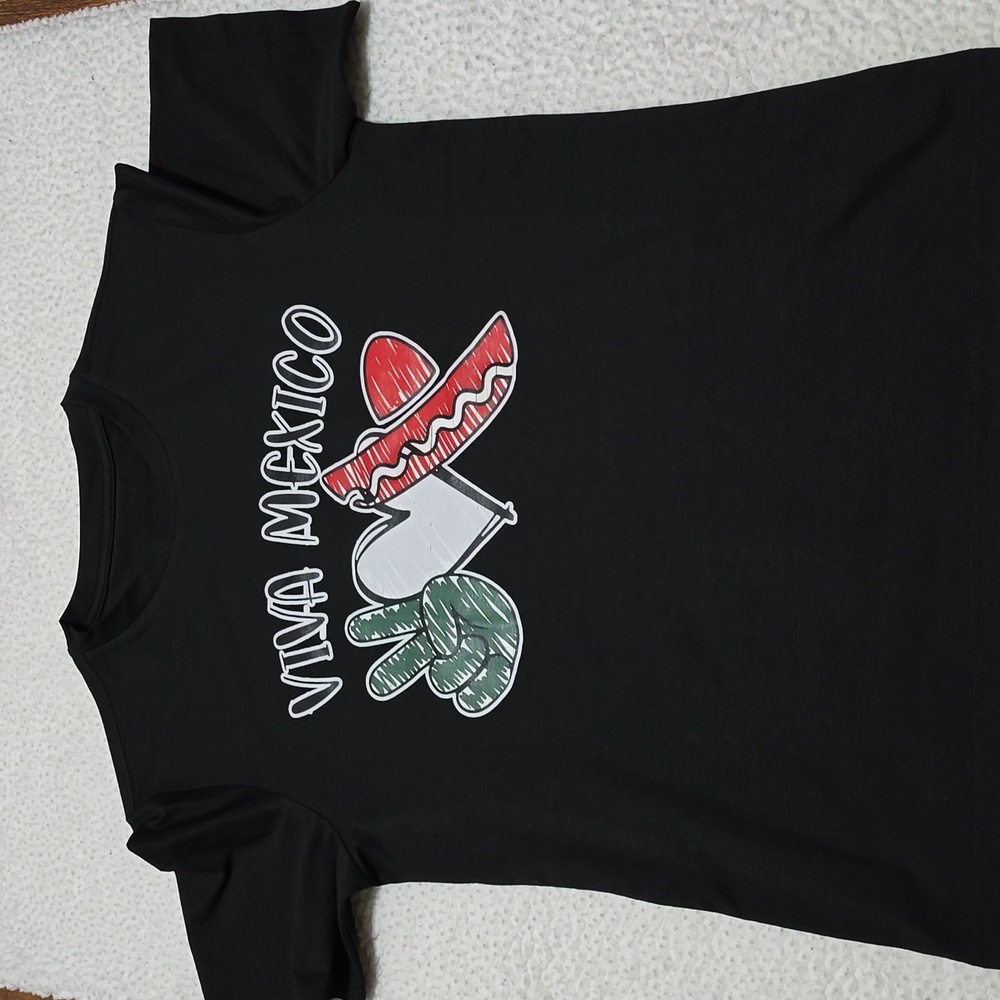 Viva Mexico shirt. Size: M